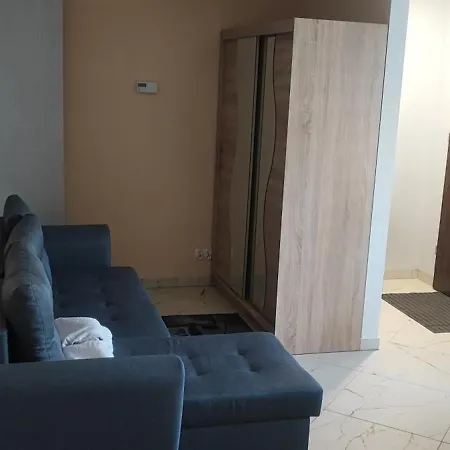 Kawalerka W Centrum Dzierzoniowa Podworko Grill Wynajm Krotkoterminowy