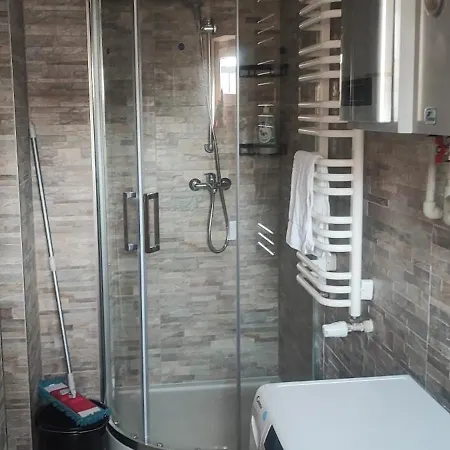 Kawalerka W Centrum Dzierzoniowa Podworko Grill Wynajm Krotkoterminowy Дзєржонюв