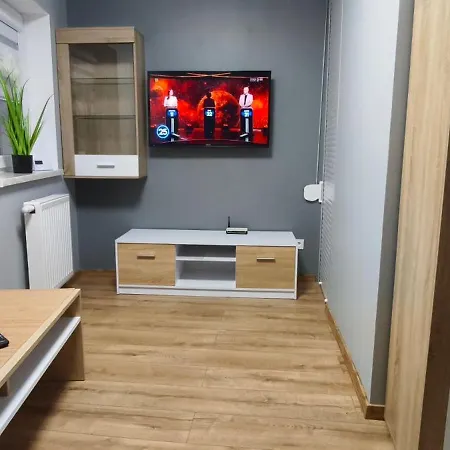 Kawalerka W Centrum Dzierzoniowa Podworko Grill Wynajm Krotkoterminowy *