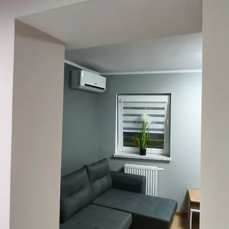 Kawalerka W Centrum Dzierzoniowa Podworko Grill Wynajm Krotkoterminowy